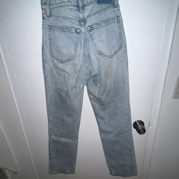 Ultra High Rise 90s Straight Jean Distressed - Picture 5 of 6
